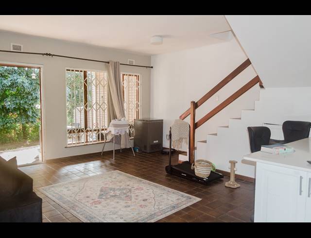 3 BEDROOM TOWNHOUSE FOR SALE IN SCOTTBURGH CENTRAL